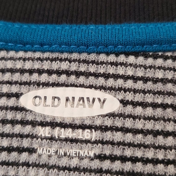 Boy's shirt - Picture 3 of 3